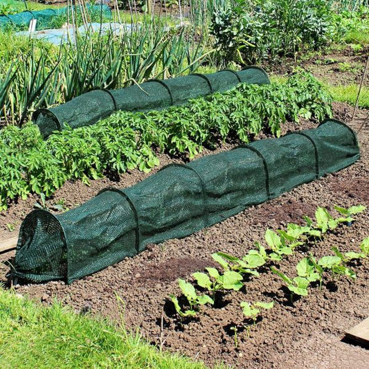 Portable protection net for garden