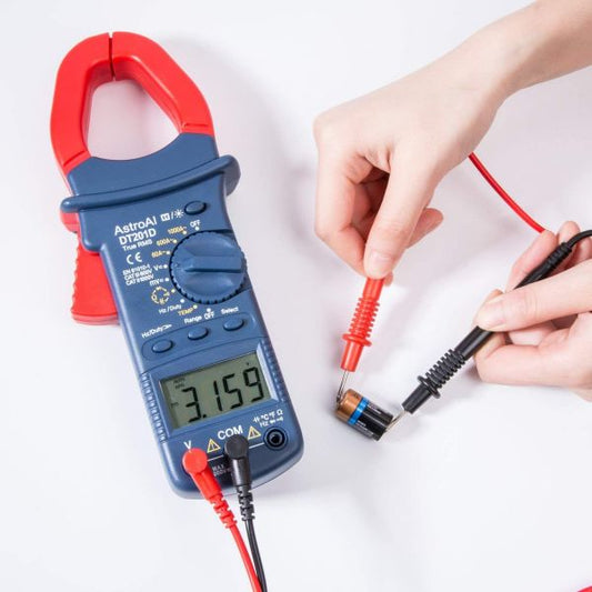 Digital clamp meter